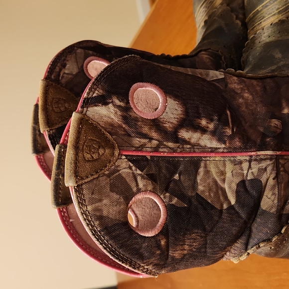 ARIAT ROUND TOE CAMO BOOT - Picture 14 of 14